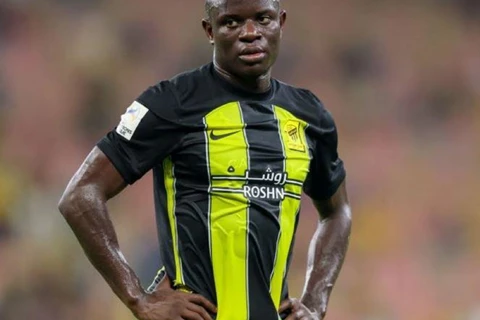 تقارير: فليك يرفض كانتي في برشلونة ويتمسك بلاعبيه الشباب